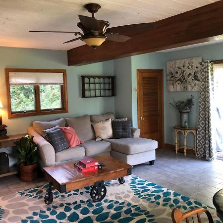 1 Bed Cottage, Partial Waterviews & Water Access Westport Exteriör bild