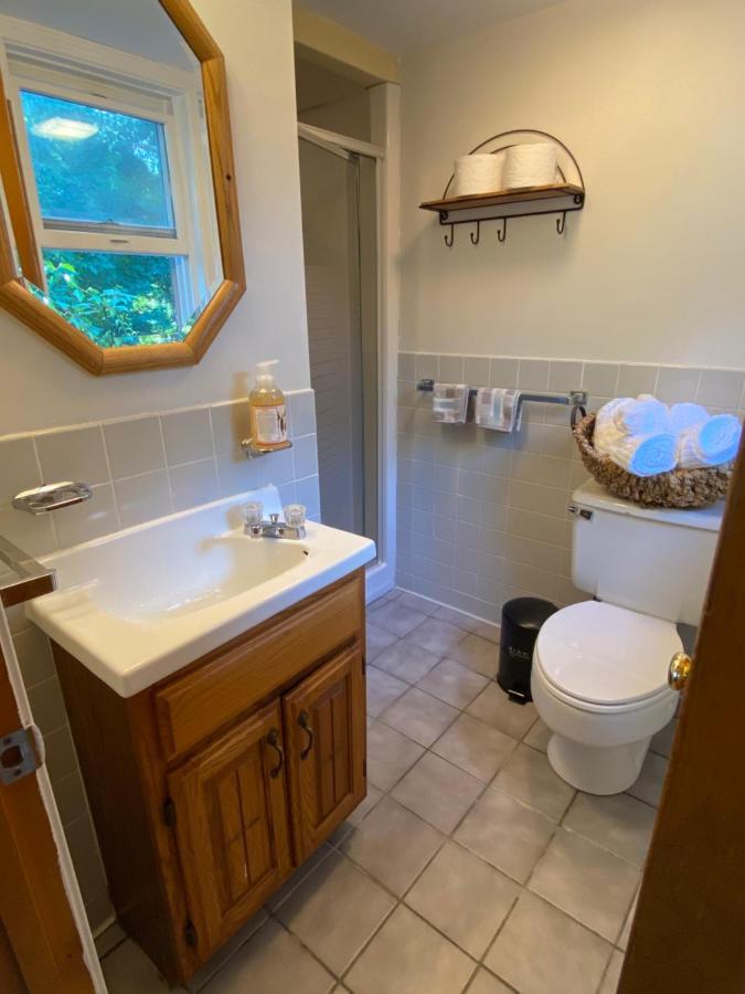 1 Bed Cottage, Partial Waterviews & Water Access Westport Exteriör bild