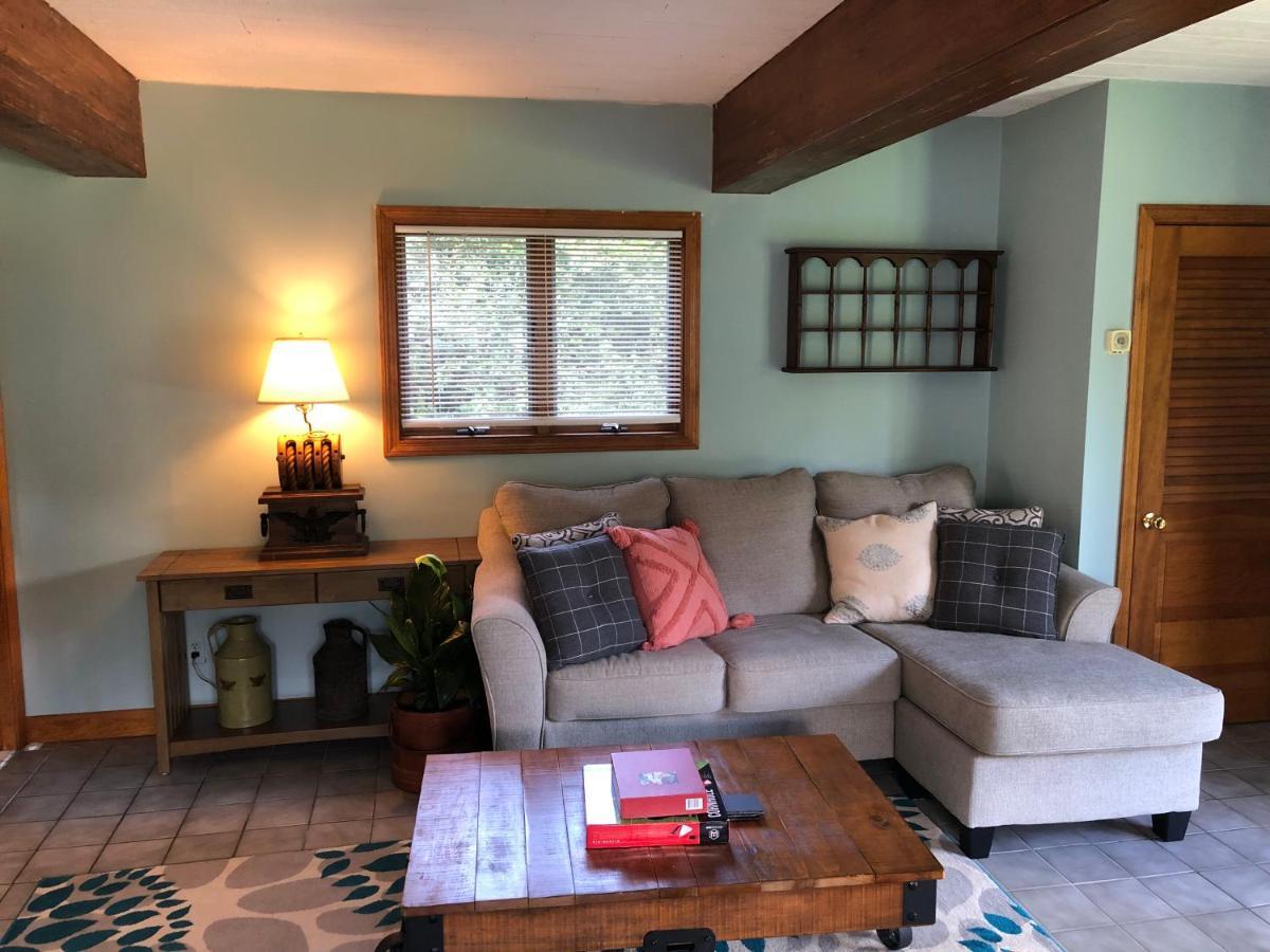 1 Bed Cottage, Partial Waterviews & Water Access Westport Exteriör bild